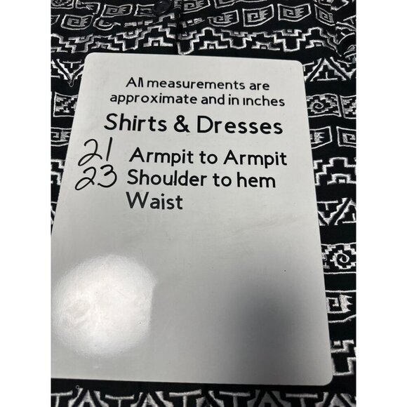 Chico's Black & White Aztec Embroidered Crop Jacket Size 2 US L - Picture 9 of 9